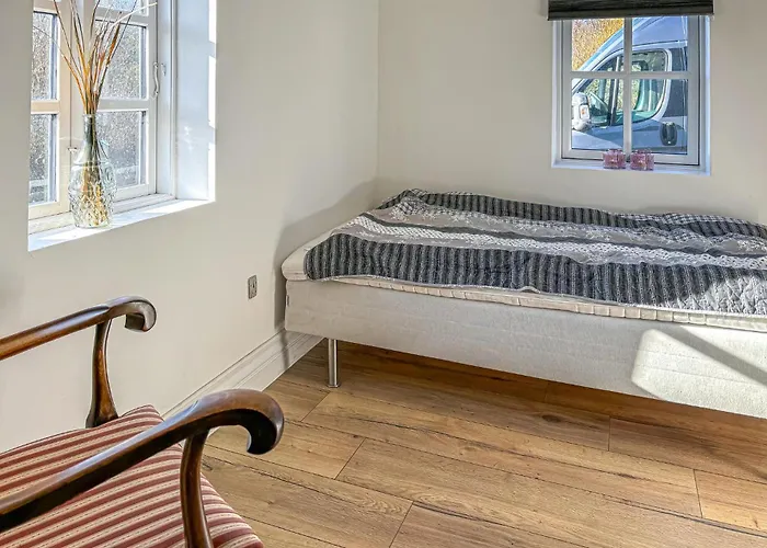 2 Bedroom Beautiful In Дом отдыха