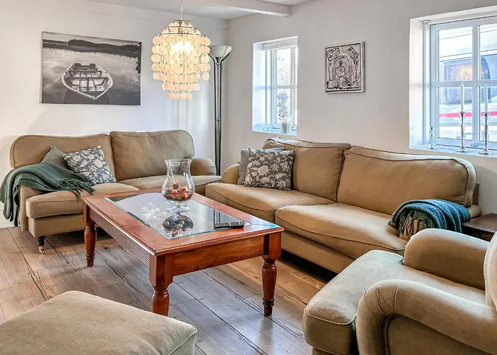 2 Bedroom Beautiful In *