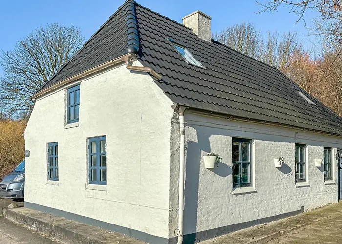 Дом отдыха 2 Bedroom Beautiful In